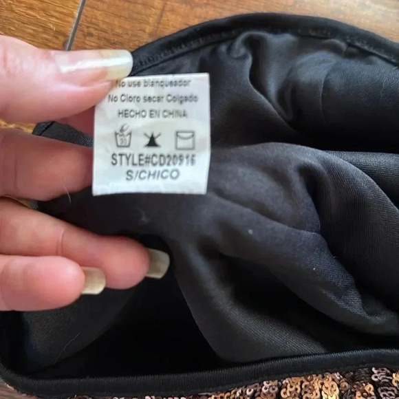 Windsor Squins body fit Dress - Picture 9 of 9